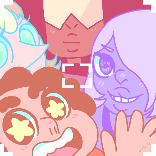 owlberts:  imagine the crystal gem’s taking a selfie