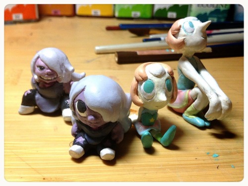 gemslashstashcache:  Old cuties and new cuties  It’s funny because the Amethysts are like the same height but just have different proportions 