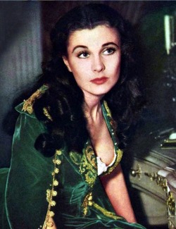 gatabella:  Vivien Leigh on the set of The