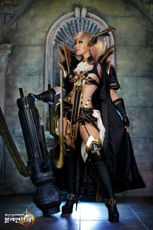 vandariwuuuuutcosplay:  Character: Lapis Game: Million Arthur CN: Tasha