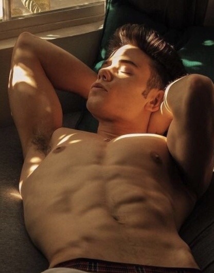 sexymuscleguys.tumblr.com/post/175529380138/