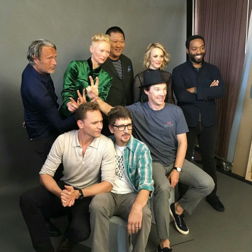 hiddlesfashion:That moment when Tom Hiddleston photobombs the Doctor Strange cast.THIS is the post I