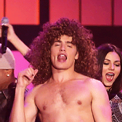 famousmeat:  Gregg Sulkin grinds shirtless on Victoria Justice to Kelis’ Milkshake