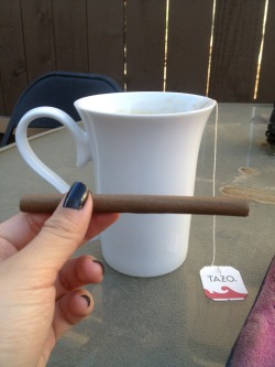 sab-mm:  Blunt   tea = perfect combo 