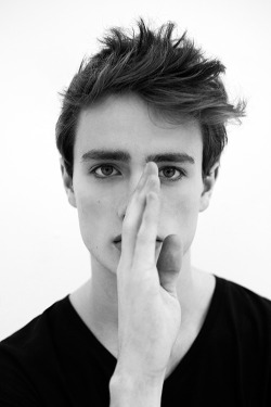 https://69.media.tumblr.com/f660e7865cfab3d010b831b4ded3811e/tumblr_mgqpym2oea1rmc1bjo1_500.jpg