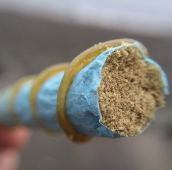selfprescribedstoner:  twaxed birthday cake flavored joint with a kief stuffed tip 