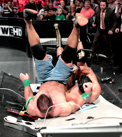 Sex fishbulbsuplex:  Alberto Del Rio vs. John pictures