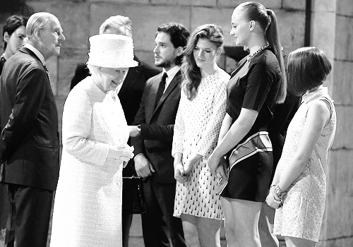 sophieturnernews:  Queen Elizabeth visits Game of Thrones set 