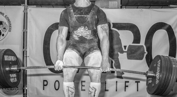 surge-to-new-levels:  Hand Grip Width and Style in the Conventional Deadlift http://surgetonewlevels.wordpress.com/ 