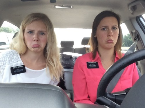 utahcountylds:  sister missionaries and garment peeks