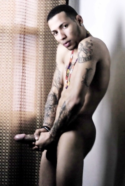 lyfe2sexy:  bluebangz:  MACANA MAN  Pa you sexy :-)