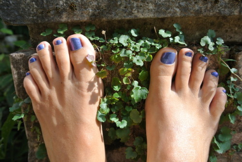 hippie-feet: