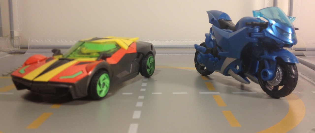 jimclassicstoycollection:  My latest haul over the weekend.  Transformers: Prime