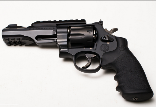 tactical-honey-badgers-dont-die:  Smith and Wesson Model 327.