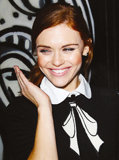 tsukiyamo:  Holland Roden, Alice   Olivia by Stacey Bendet Fall 2014 NYFW Presentation