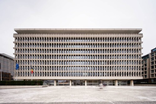 flichtle:ANCIEN SIEGE DE LA BANQUE BRUXELLES LAMBERT. Bruxelles, 1960. Architectes : Gordon Bunshaft