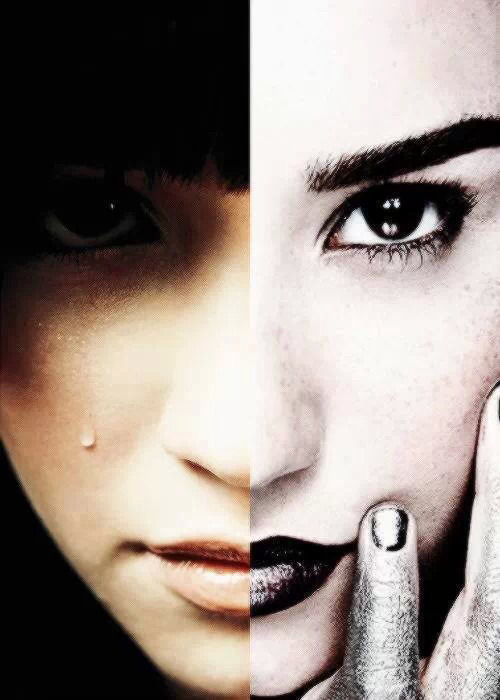 lizapires:  Demi no We Heart It. http://weheartit.com/entry/84858929/via/Myriam_Lovatic