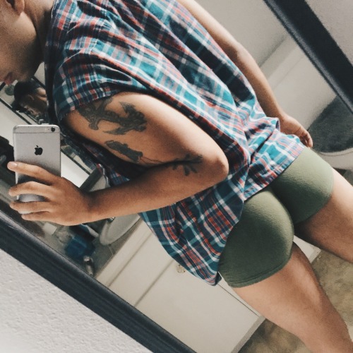 lightskinnhead:  🍑🍑🍑 