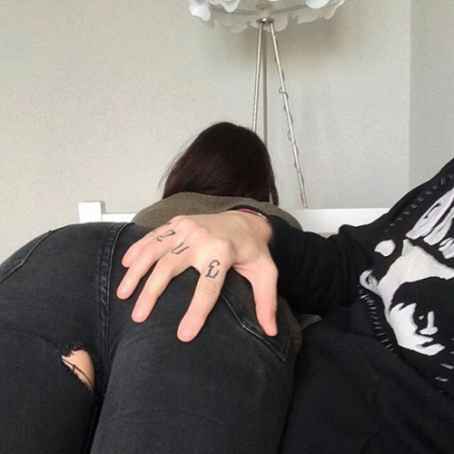 https://lzve.tumblr.com/post/147183289246