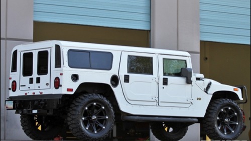 god-of-cars:  Hummer H1