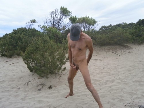 sexpornlvr:     meets on the beach 