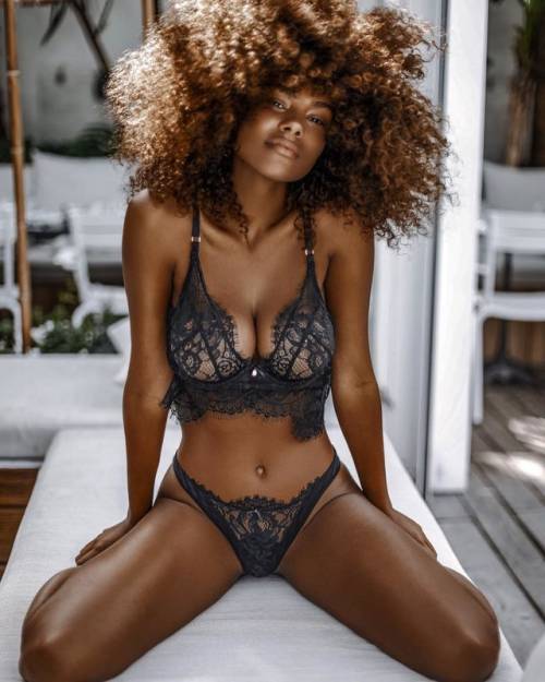 themanwhosoldtheworld170:  TINA KUNAKEY