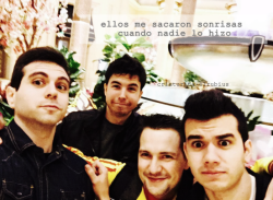 criaturita-elrubius: ellos me sacaron sonrisas cuando nadie lo hizo 