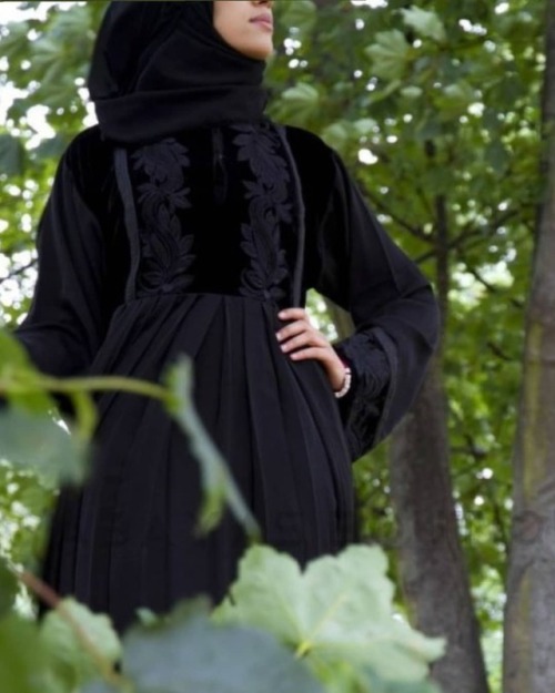 abayasboutique: LADY VELVET EMPRESS ABAYA The Beautiful design and exquisite flawless Lady Velvet Em