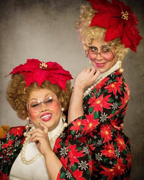 Who’s aunt’s do they look like? *slowly raises hand* @phiphiohara and @jigglycalienteoff