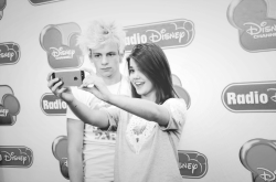 rossandmaia:  ross lynch and maia mitchell’s radio disney visit. 