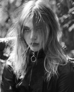 rrrusskaya:  Sasha Pivovarova photographed