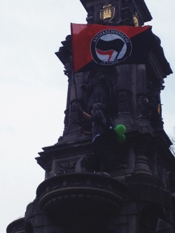 dreadheadtoni:  what-we-leave-behind:  Um Europa keine Mauer, Bleiberecht für alle und auf Dauer!  Ey, das war heute der pure WAHNSINNNNNN!  