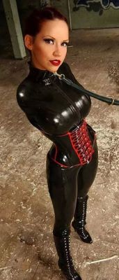 margi4master:  Like, Latex & Leashed!