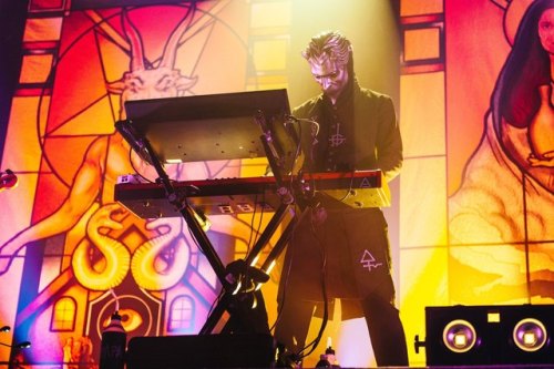 spankmeaether: Photo Credit: Timothy Nguyen