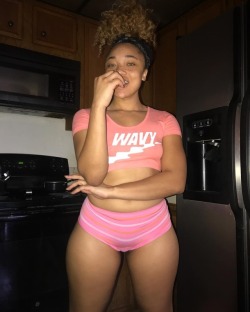 mr-unfuqwitable:  🎂 🍰 Thick 🍫 🍫