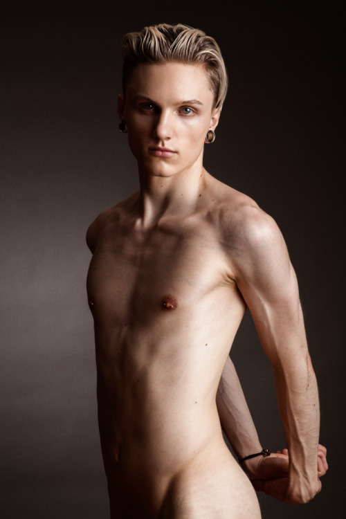 sean-clancy:  Reed Thomas, Battery Park - New York, May 2014 by Justin Violini 