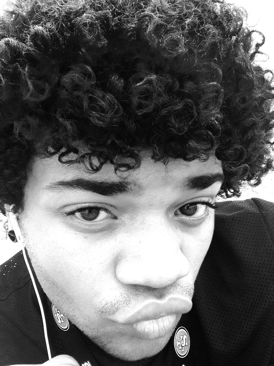 heterophilia:  I look Brazilian or Dominican with my hair like this