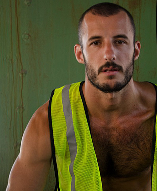 realmenstink:  weedbeercock:  bazzb70:  YUM!  Looks like the tradie I’m lookin