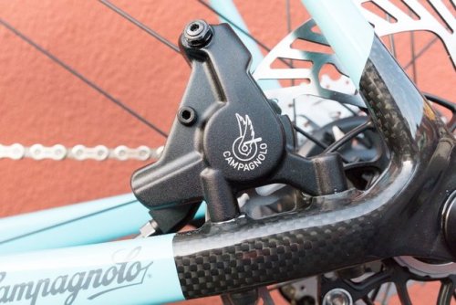 aces5050: (via Campagnolo H11 Disc Brakes Bring Smooth Braking and Powerful Features | Bicycling)