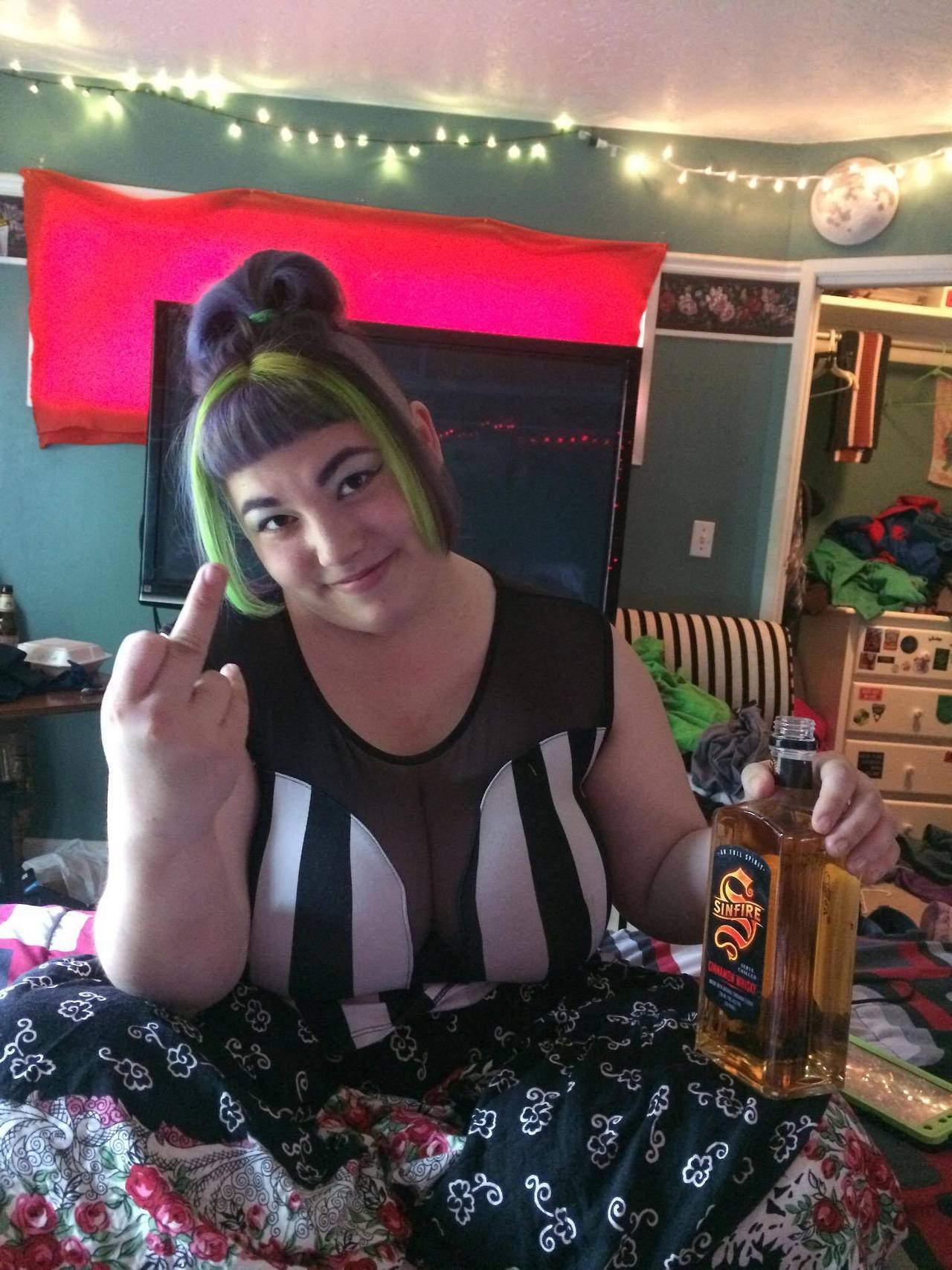 skella-whore:  @evil-sin took this picture of me a while bck and just sent it to
