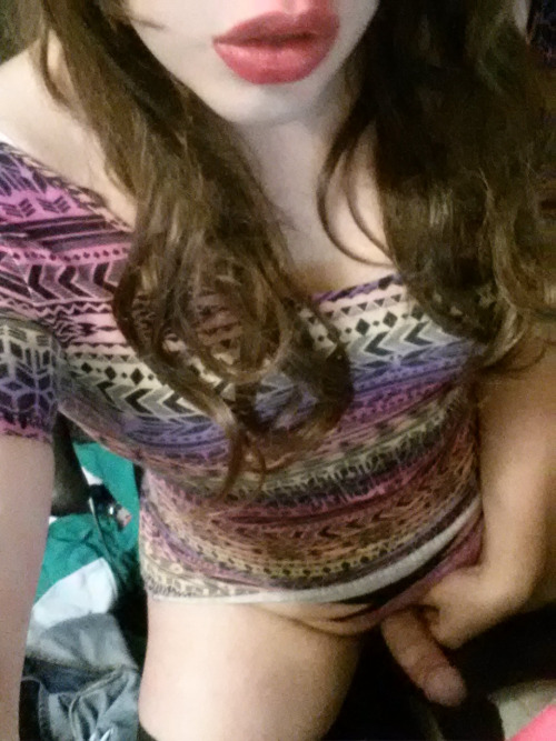 horseman52:  dreamtgirls:  Love Sammy Ess :http://sammyess.tumblr.com/  looks yummy