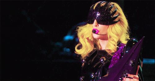 danmonster:  ❤ this song &amp; performance. 