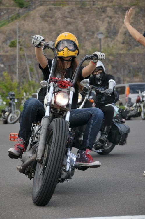 Another infamous tumblr photo identified- Seiko Yasunaga on her brat style bike, grin beaming through her Bell Moto 3 vintage full face helmet.
I have to give Cindy DuLong of the very popular blog FashionSerialKiller serious props and thanks, it was...