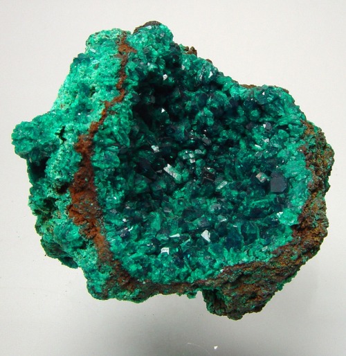 bijoux-et-mineraux:  Dioptase - Mbumba, Pimbi Hill, Mindouli, Pool Region, Congo  