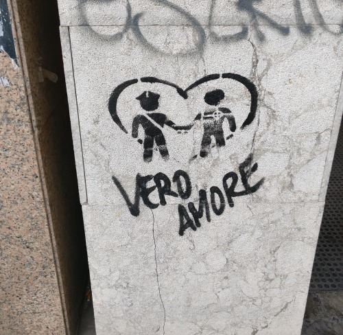 “True Love (between cops &amp; fascists)”Seen in &lsquo;Palermo, Italy