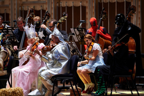 bookofoctober: The Cleveland Orchestra, showing us it it’s not only okay to dress up for Hallo