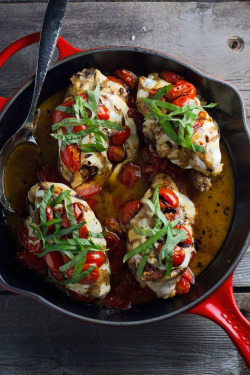 do-not-touch-my-food:  Baked Caprese Chicken