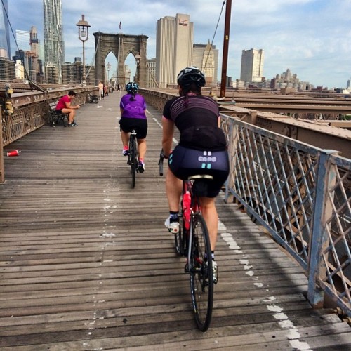 dfitzger: By pink7grl: 2 of my favorite ladies #kruisn across the #brooklynbridge on our way to the 