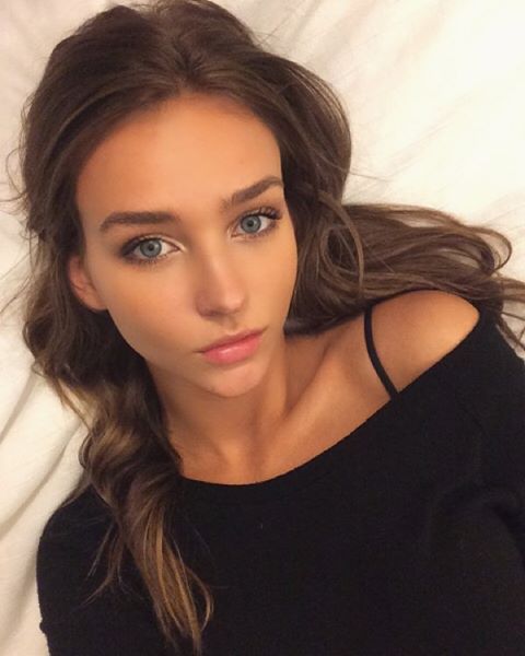 pretty-babez:  Pretty babe 