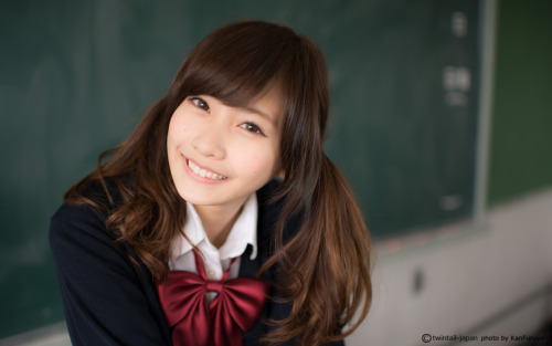 佐野 ひなこ (Sano Hinako)ホリプロ (Horipro Inc.)